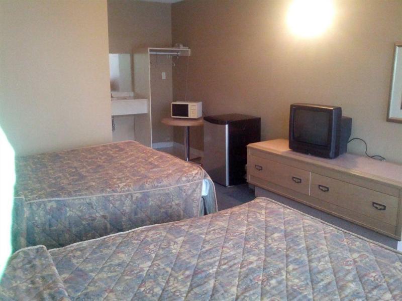 Hotel 6 Falls, On Near The Falls 2*